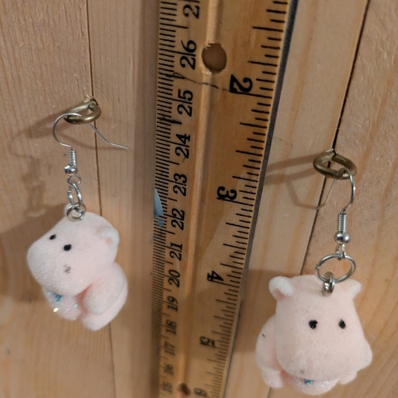 Adorable Cream Hippo Earrings - Picture 5 of 5